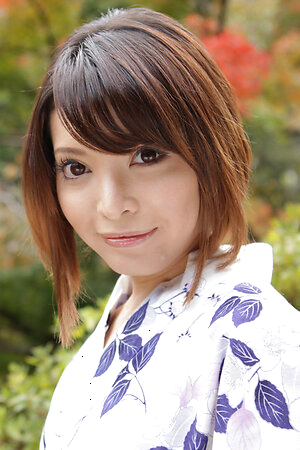 Welcome to Hikaru Kirishima wearing a kimono!