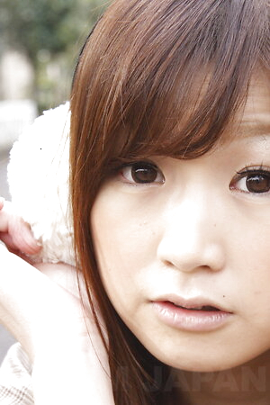 Shino Tanaka shows boobies, pussy and ass after taking clothes off.