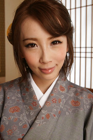 Lady Aya Kisaki wears a sexy kimono and poses for us