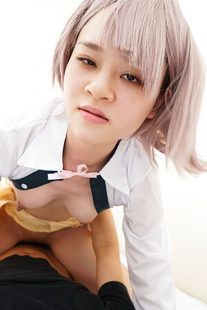 Cutie Saeko Ishiki comes to see us with a cute cosplay